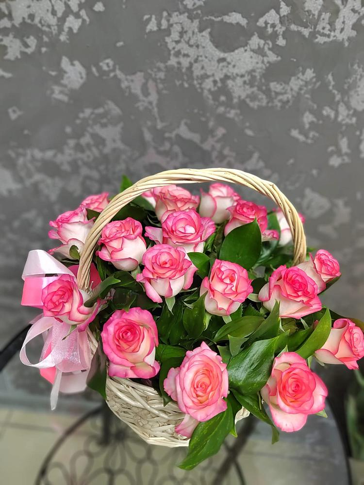 Цветочная композиция из Розы в корзине в Селиваниху