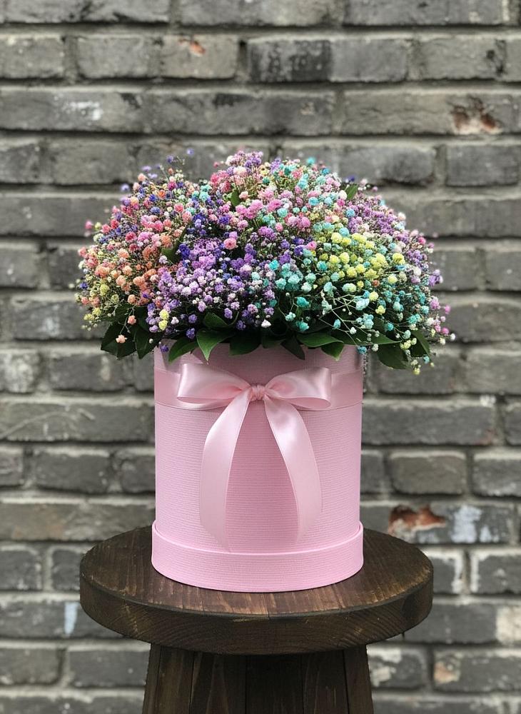 Цветочная композиция из Гипсофила и Розы в шляпной коробке в Селиваниху