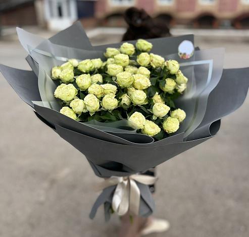 Букет Белые кустовые розы Солинеро в Селиваниху