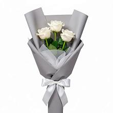 Букет 3 белые розы в Селиваниху