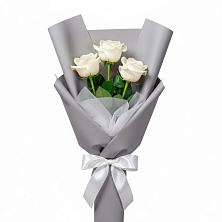 Букет 3 белые розы в Селиваниху