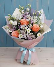 Букет цветов из:  Лизиантусы, Розы, Альстромерии и Гипсофила в Селиваниху