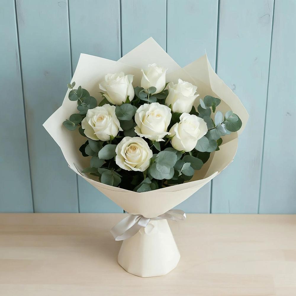 Букет Белые розы в Эвкалипте в Селиваниху