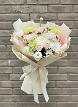 Букет цветов из:  Гвоздики, Розы, Лизиантусы и Хризантемы в Селиваниху