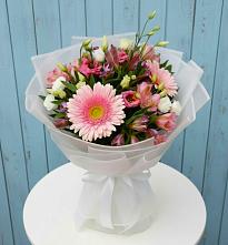 Букет цветов из:  Герберы, Альстромерии и Лизиантусы #REPLACE_PRED# Селиваниху
