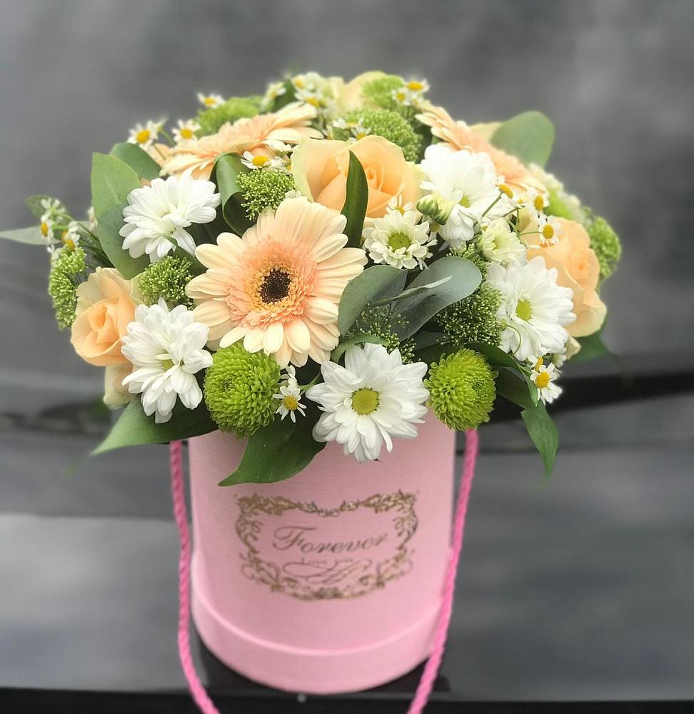 Цветочная композиция из Розы, Герберы и Хризантемы в шляпной коробке в Селиваниху